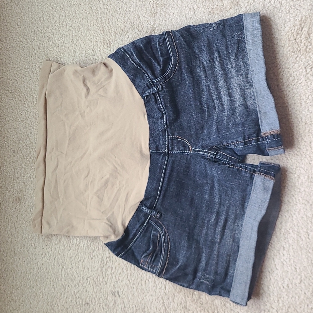 Maternity shorts